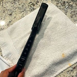 Croc flat iron